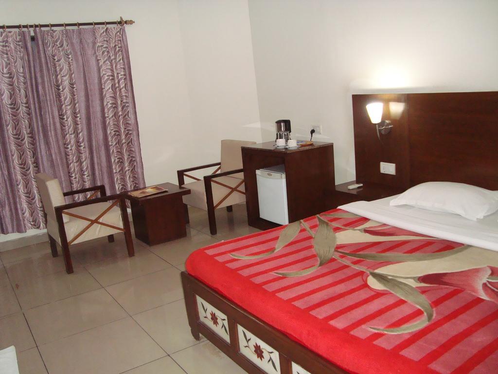 Hotel Dawat Palace آغْرا الغرفة الصورة