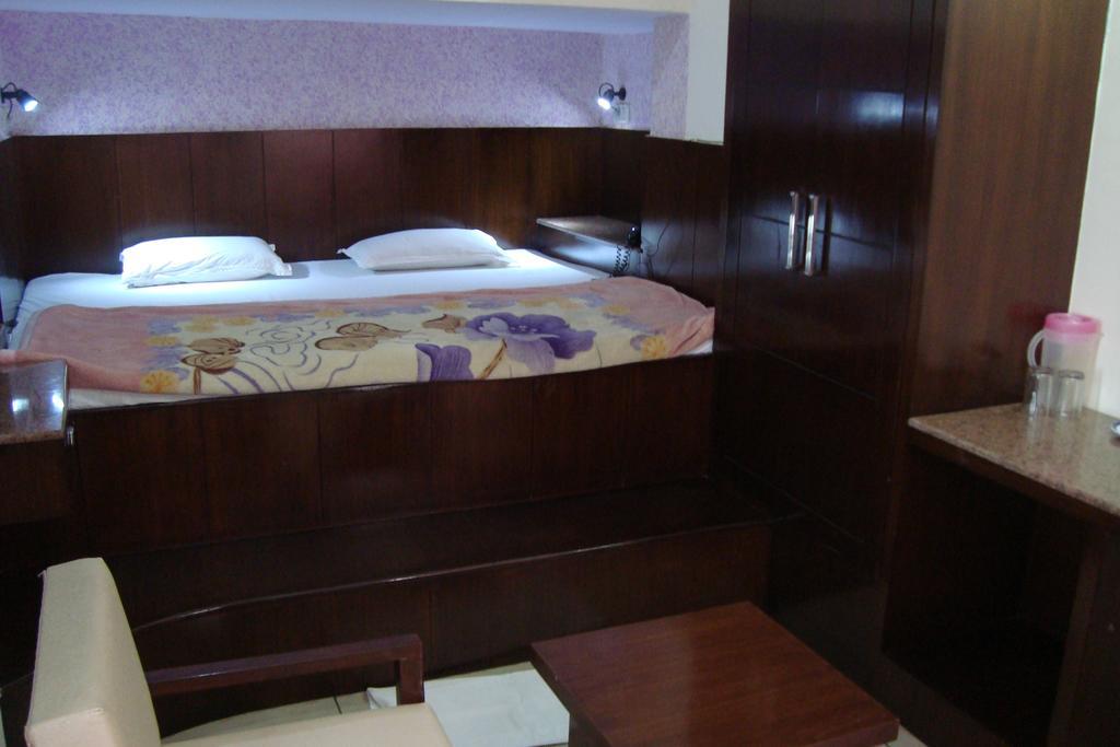 Hotel Dawat Palace آغْرا الغرفة الصورة