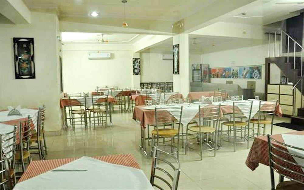 Hotel Dawat Palace آغْرا المظهر الخارجي الصورة